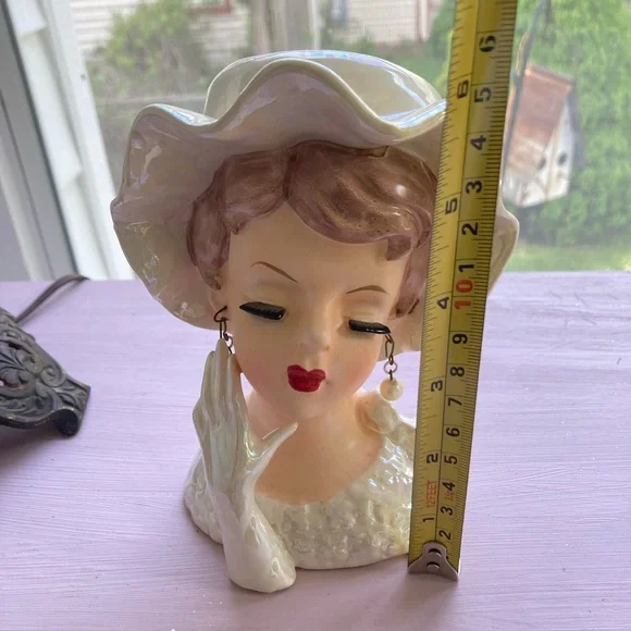 Elegant Vintage Lady Head Vase with Hat - Picture 3 of 10